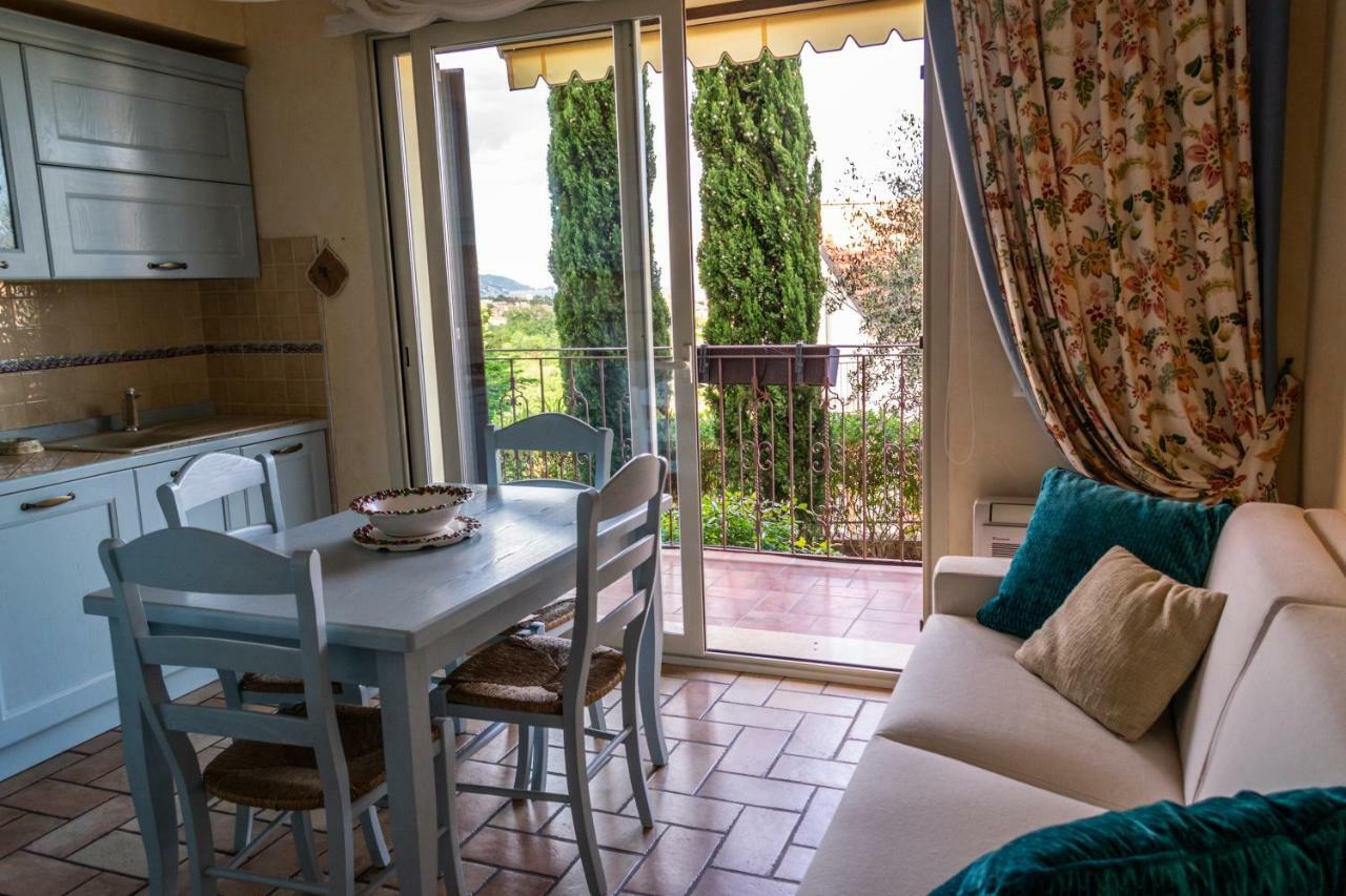 Villa Pineland Borghetto Santo Spirito Exteriör bild
