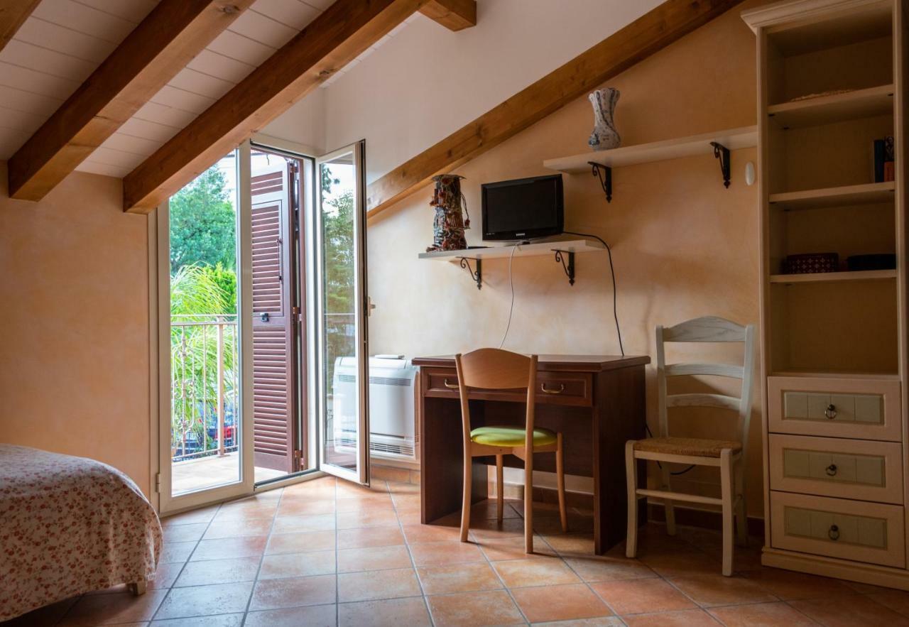 Villa Pineland Borghetto Santo Spirito Exteriör bild